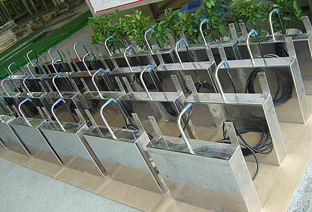 �������